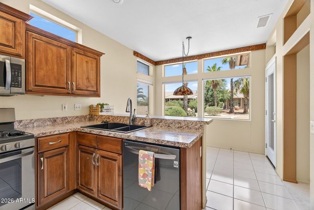 15624 W SENTINEL Drive, Sun City West, AZ 85375