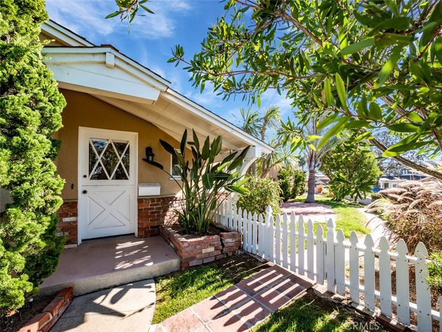 44 S La Senda Drive, Laguna Beach, CA 92651