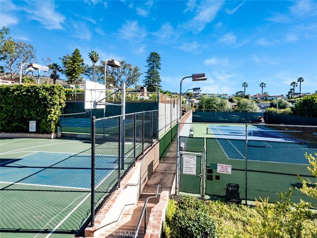 44 S La Senda Drive, Laguna Beach, CA 92651