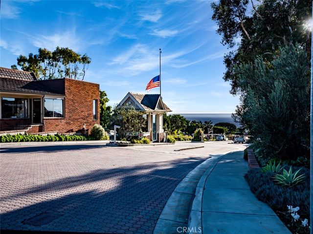 44 S La Senda Drive, Laguna Beach, CA 92651