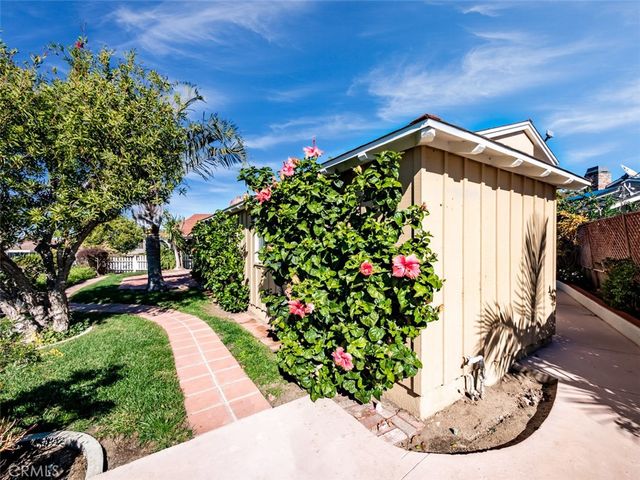 44 S La Senda Drive, Laguna Beach, CA 92651
