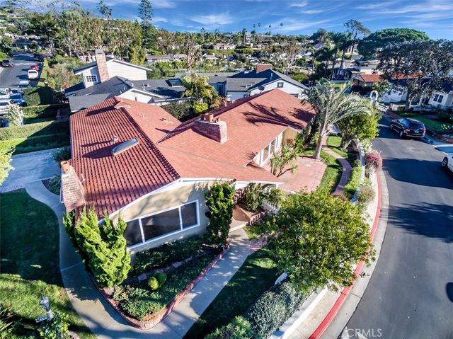 44 S La Senda Drive, Laguna Beach, CA 92651