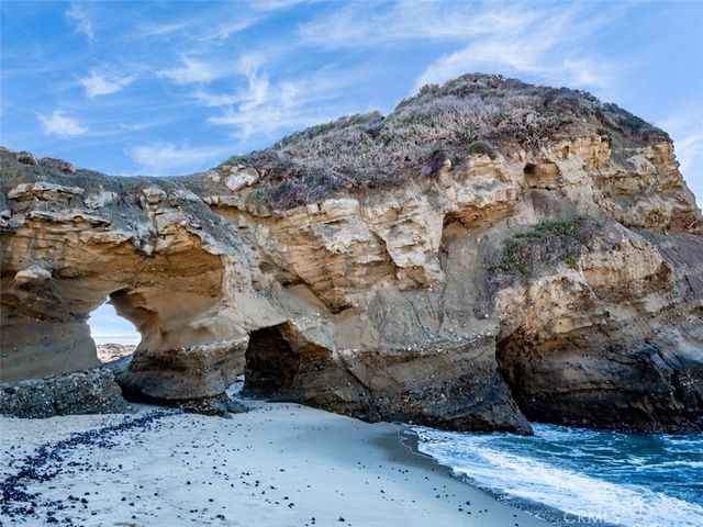 44 S La Senda Drive, Laguna Beach, CA 92651