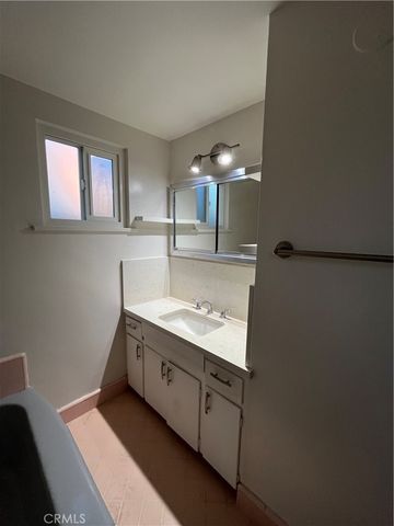 44 S La Senda Drive, Laguna Beach, CA 92651