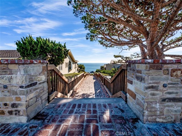 44 S La Senda Drive, Laguna Beach, CA 92651