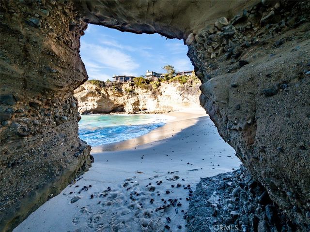 44 S La Senda Drive, Laguna Beach, CA 92651
