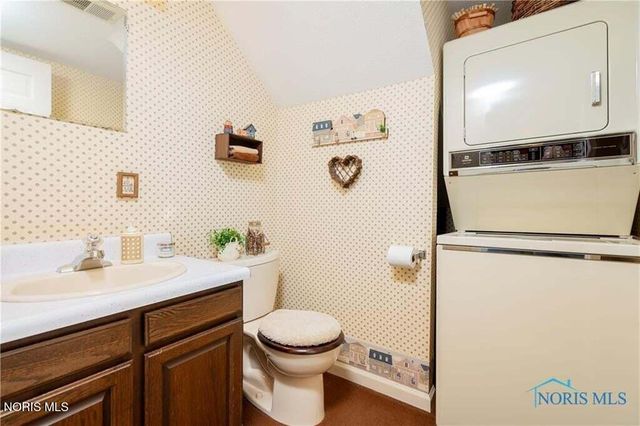 26 Olde Orchard Drive, Perrysburg, OH 43551