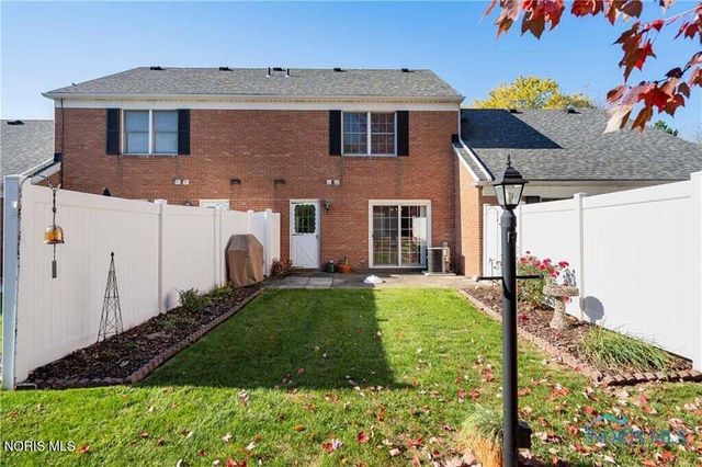 26 Olde Orchard Drive, Perrysburg, OH 43551
