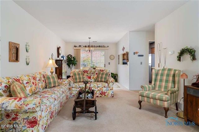 26 Olde Orchard Drive, Perrysburg, OH 43551