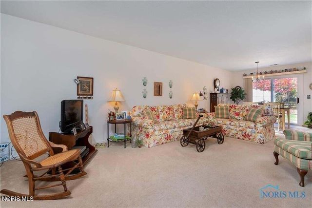 26 Olde Orchard Drive, Perrysburg, OH 43551