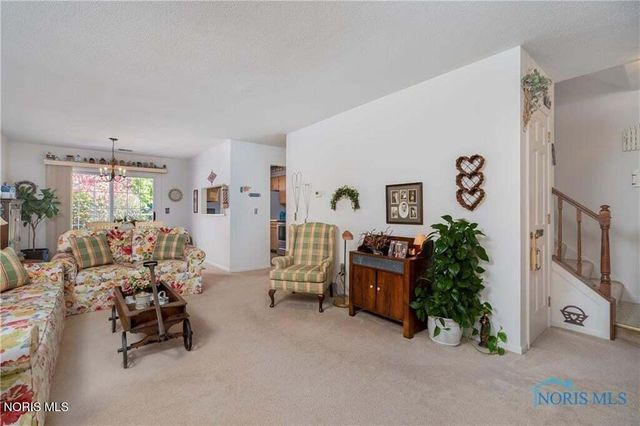26 Olde Orchard Drive, Perrysburg, OH 43551