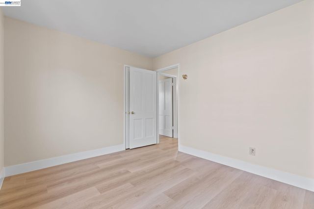 246 Tunis Rd, Oakland, CA 94603