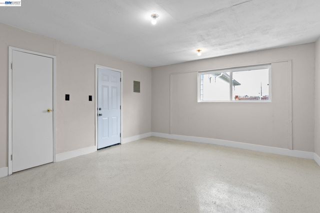 246 Tunis Rd, Oakland, CA 94603