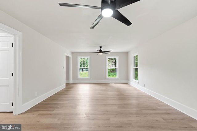 45 ACORN DR, Bridgeton, NJ 08302