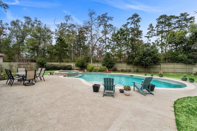 106 Amber Jade Court, Conroe, TX 77304