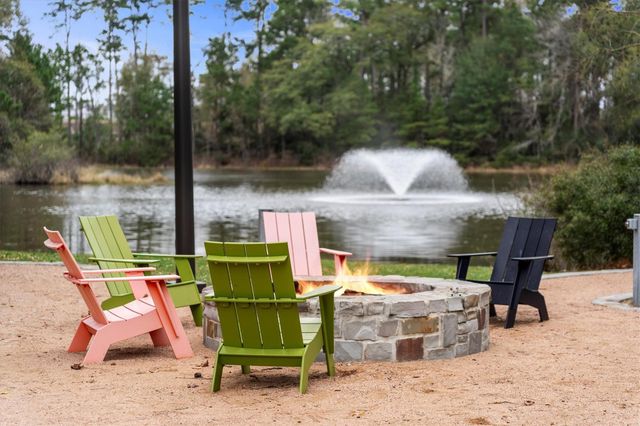 106 Amber Jade Court, Conroe, TX 77304