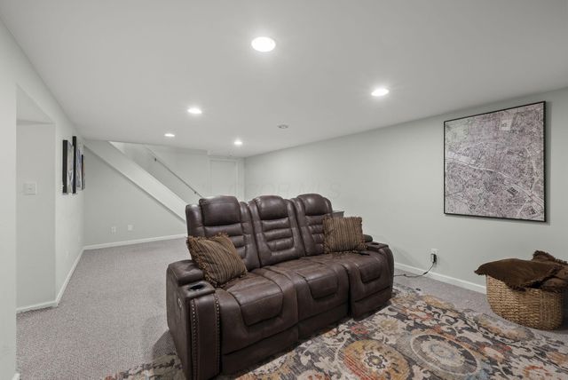 8860 Shenandoah Drive NW, Pickerington, OH 43147