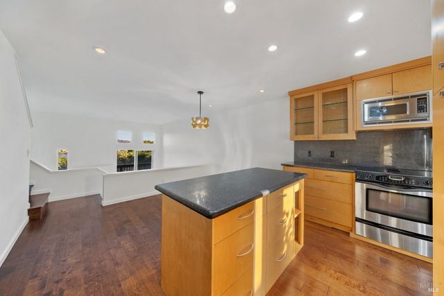 204 Bay Vista Cir, Sausalito, CA 94965