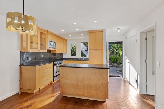 204 Bay Vista Cir, Sausalito, CA 94965