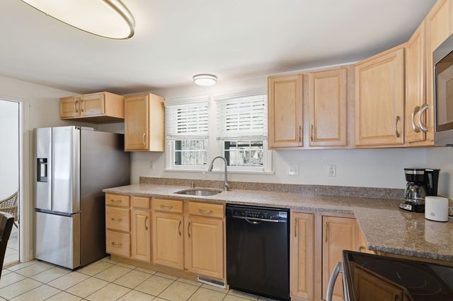 22 Rosedale Ave, Springfield, MA 01128