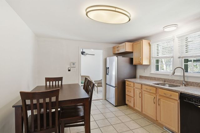 22 Rosedale Ave, Springfield, MA 01128