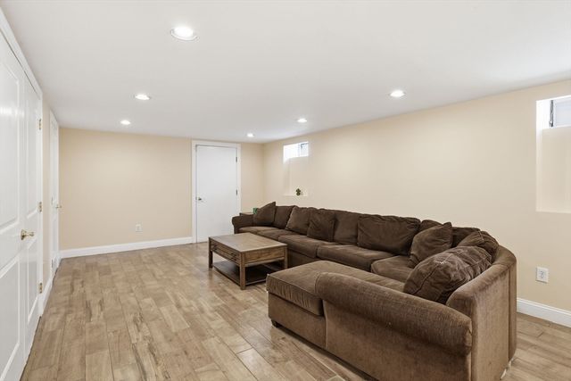 22 Rosedale Ave, Springfield, MA 01128