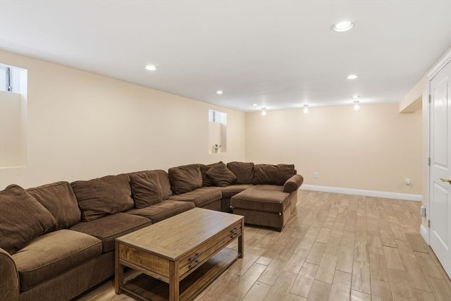 22 Rosedale Ave, Springfield, MA 01128