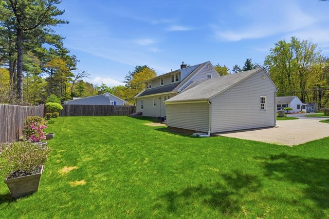 22 Rosedale Ave, Springfield, MA 01128