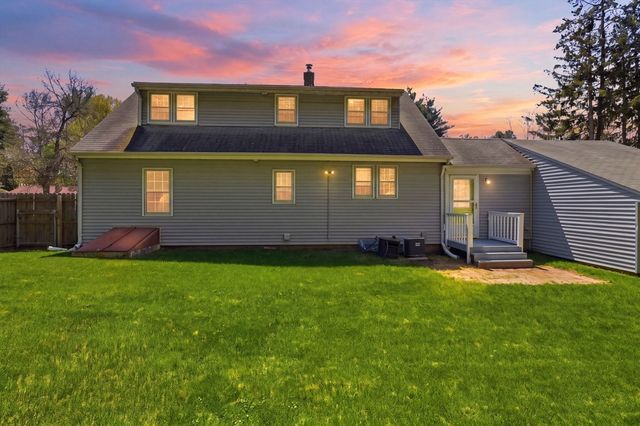 22 Rosedale Ave, Springfield, MA 01128
