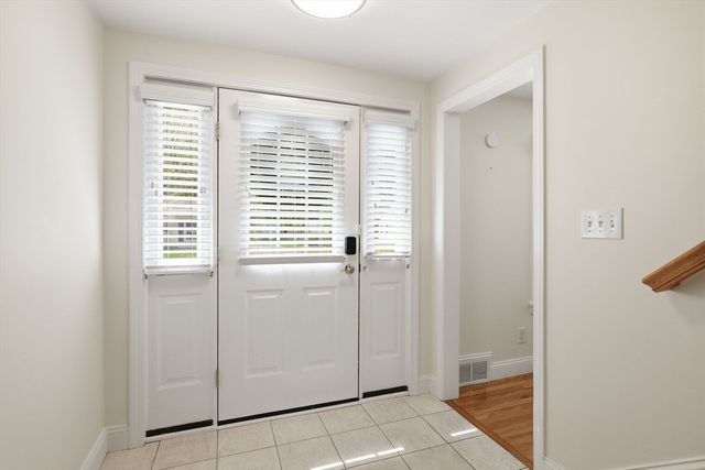 22 Rosedale Ave, Springfield, MA 01128