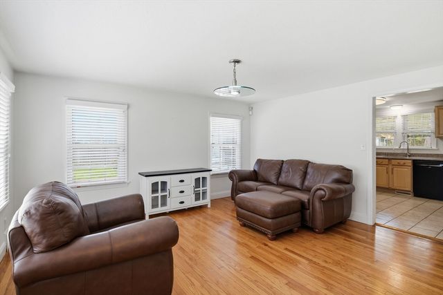 22 Rosedale Ave, Springfield, MA 01128