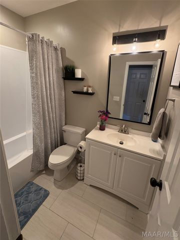 9506 Greythorne Court, Montgomery, AL 36117
