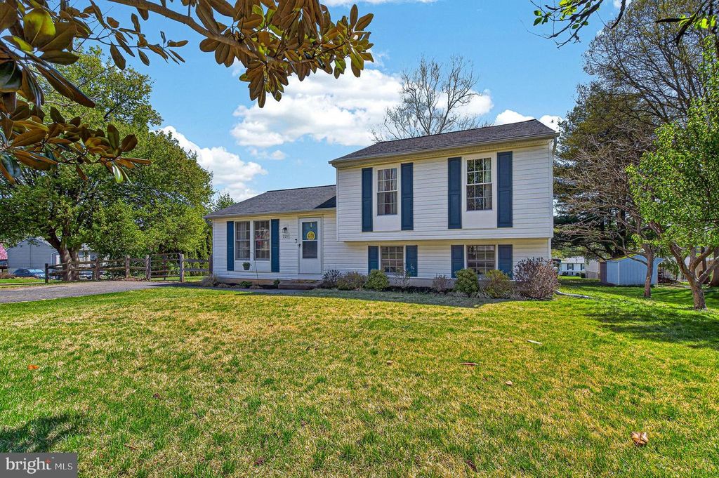 Image 3 of property listing at 721 PAUL DR, Aberdeen, MD 21001