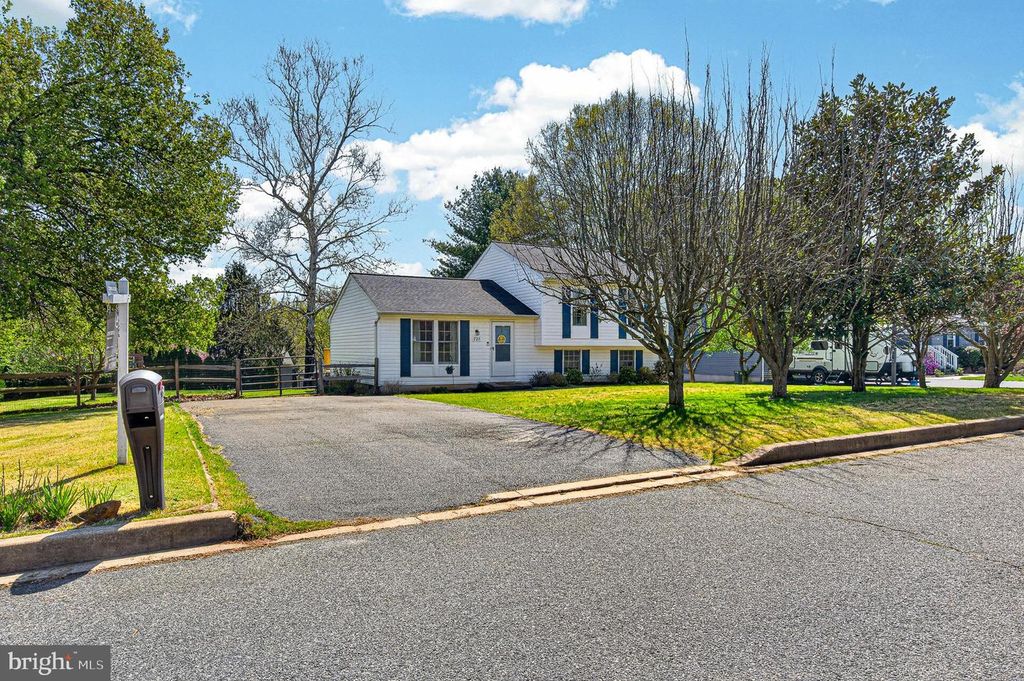 Image 4 of property listing at 721 PAUL DR, Aberdeen, MD 21001