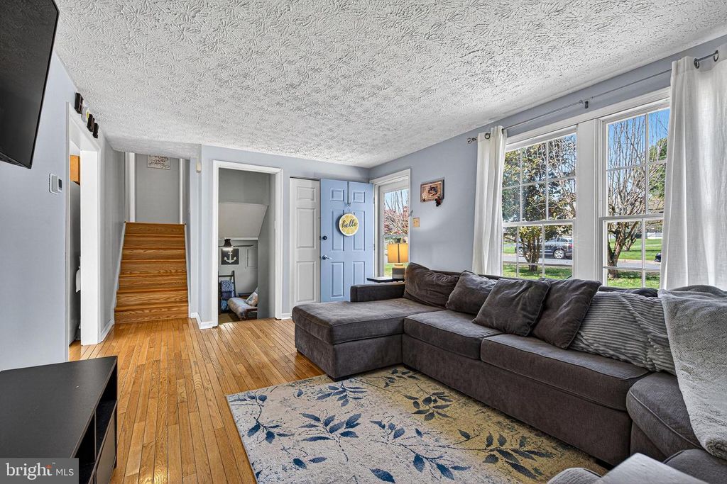 Image 5 of property listing at 721 PAUL DR, Aberdeen, MD 21001