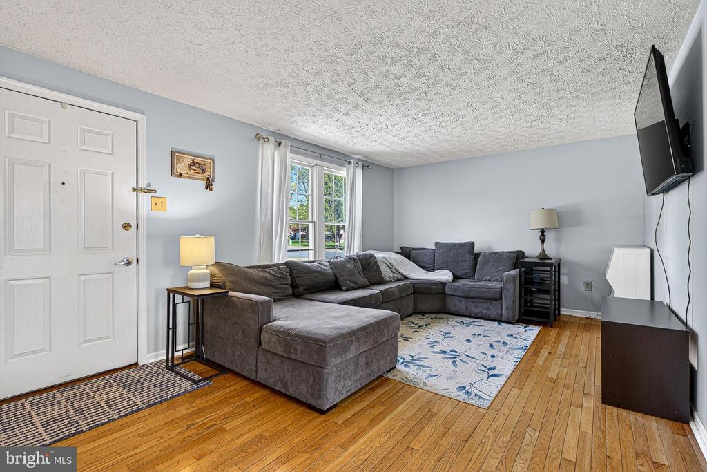 Image 6 of property listing at 721 PAUL DR, Aberdeen, MD 21001