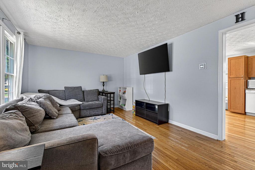 Image 7 of property listing at 721 PAUL DR, Aberdeen, MD 21001