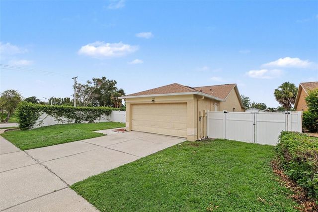 1607 WIDELAKE COURT, Brandon, FL 33511