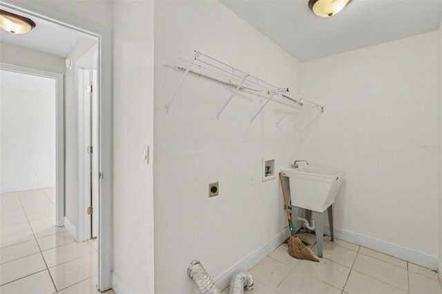 1607 WIDELAKE COURT, Brandon, FL 33511