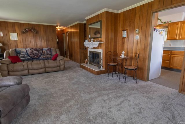 121 W Jackson Street, Parker City, IN 47368