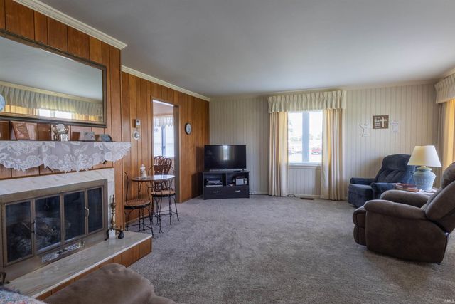 121 W Jackson Street, Parker City, IN 47368