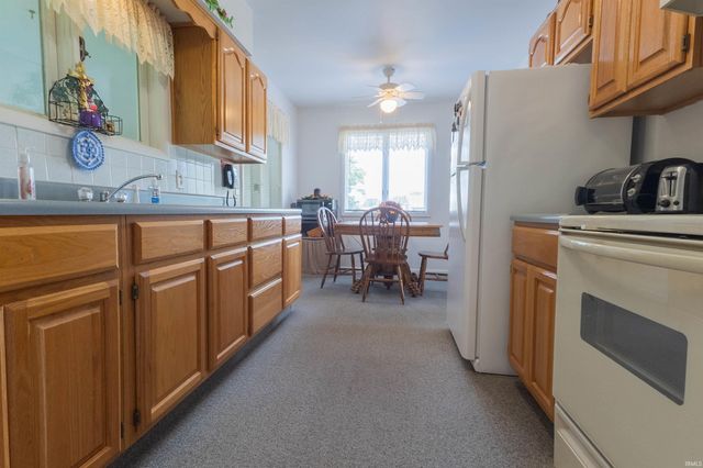 121 W Jackson Street, Parker City, IN 47368