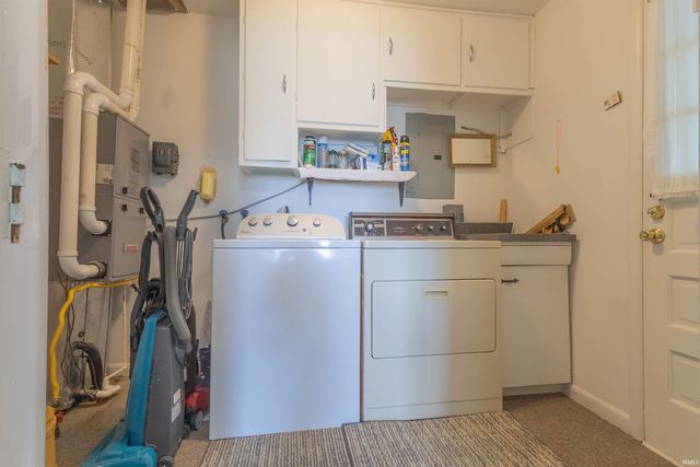 121 W Jackson Street, Parker City, IN 47368