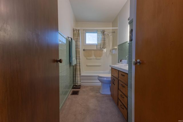121 W Jackson Street, Parker City, IN 47368