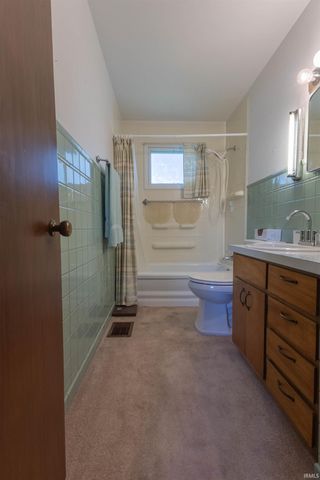 121 W Jackson Street, Parker City, IN 47368