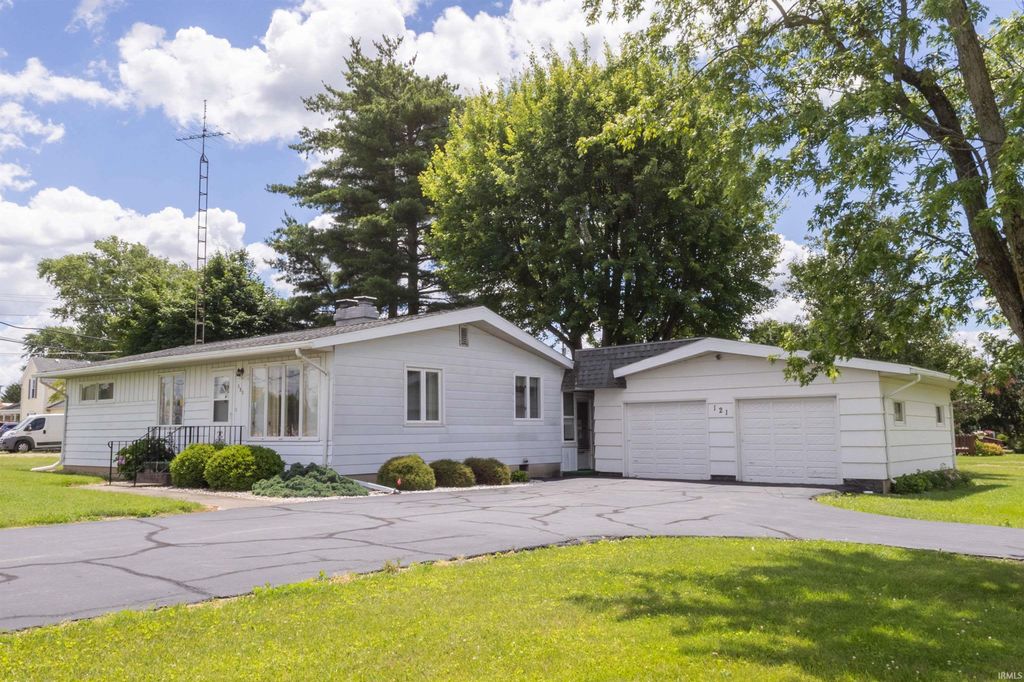121 W Jackson Street, Parker City, IN 47368