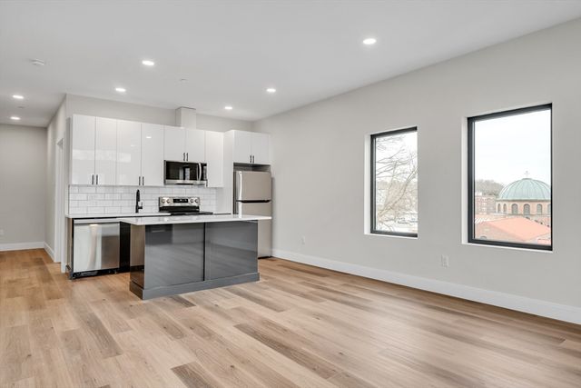 63 Belgrade Ave 107, Boston, MA 02131