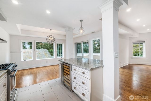 9510 9th Avenue NW, Seattle, WA 98117