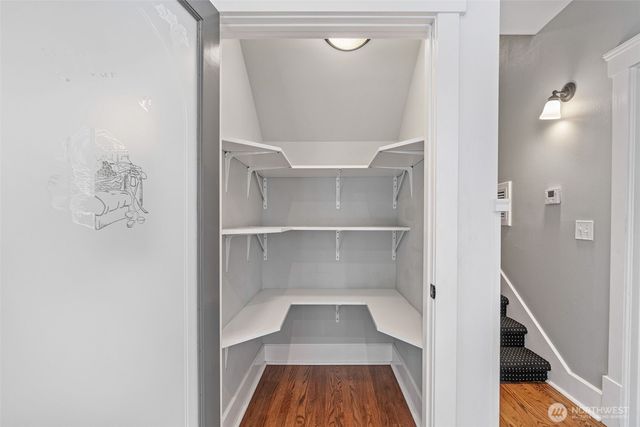 9510 9th Avenue NW, Seattle, WA 98117