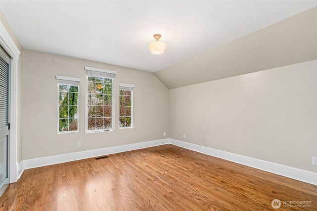 9510 9th Avenue NW, Seattle, WA 98117